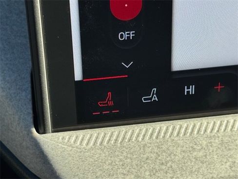 New 2025 Ford Maverick XLT w/ Equipment Group 301A image 21