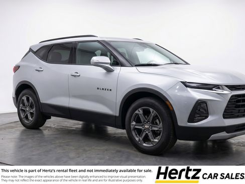 Used 2025 Chevrolet Blazer LT FWD image 1