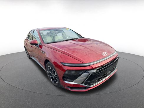 Used 2025 Hyundai Sonata SEL image 2