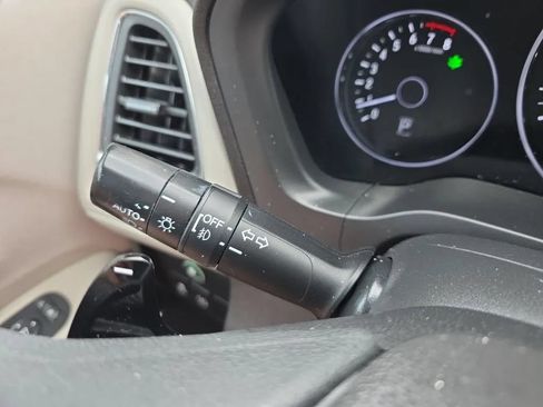 Used 2018 Honda HR-V EX image 21