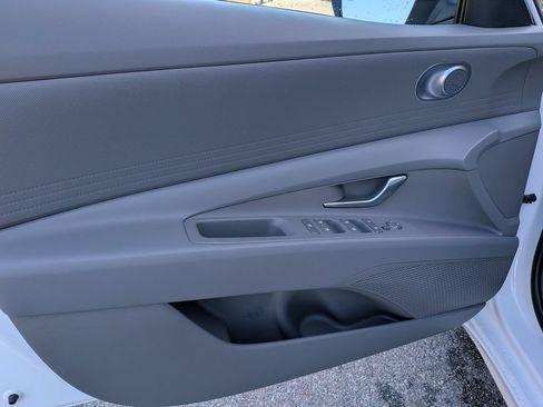 New 2026 Hyundai Elantra SE FWD image 12