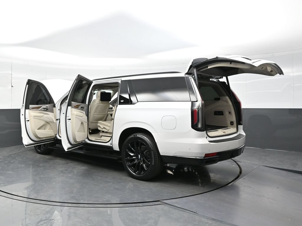 Certified 2024 Cadillac Escalade ESV Sport Platinum w/ LPO, ONYX Package AWD/4WD image 41