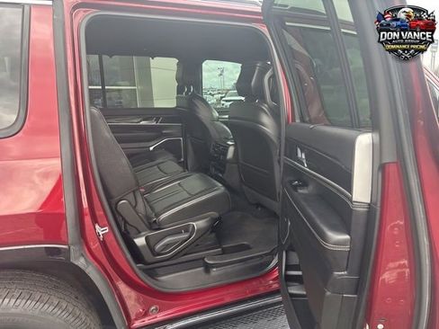 Used 2022 Jeep Wagoneer Series I w/ Convenience Group I AWD/4WD image 19