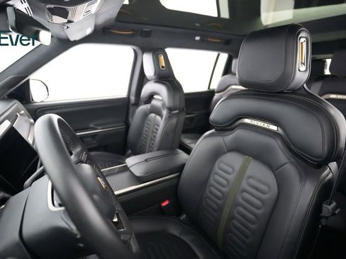 Used 2024 Rivian R1S Adventure image 4