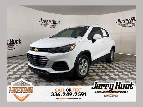Used 2022 Chevrolet Trax LS w/ Tint and Cruise Package image 1