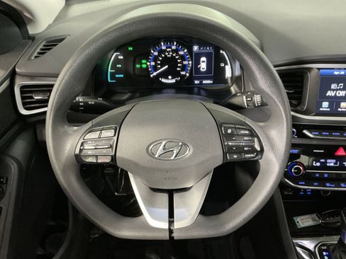 Used 2018 Hyundai Ioniq Blue FWD image 17