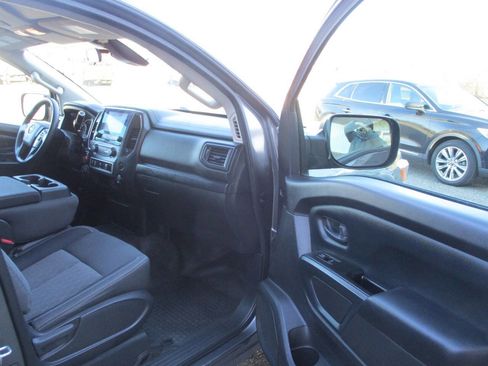 Used 2023 Nissan Titan S AWD/4WD image 24