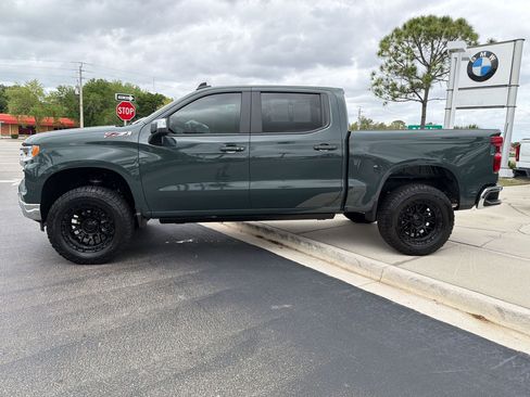 Used 2025 Chevrolet Silverado 1500 LT w/ Z71 Off-Road Package image 2