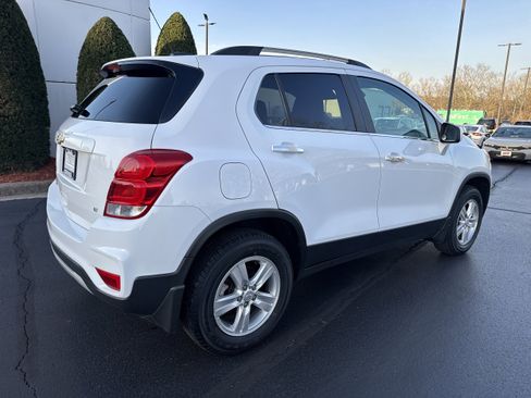 Used 2019 Chevrolet Trax LT w/ LT Convenience Package image 4