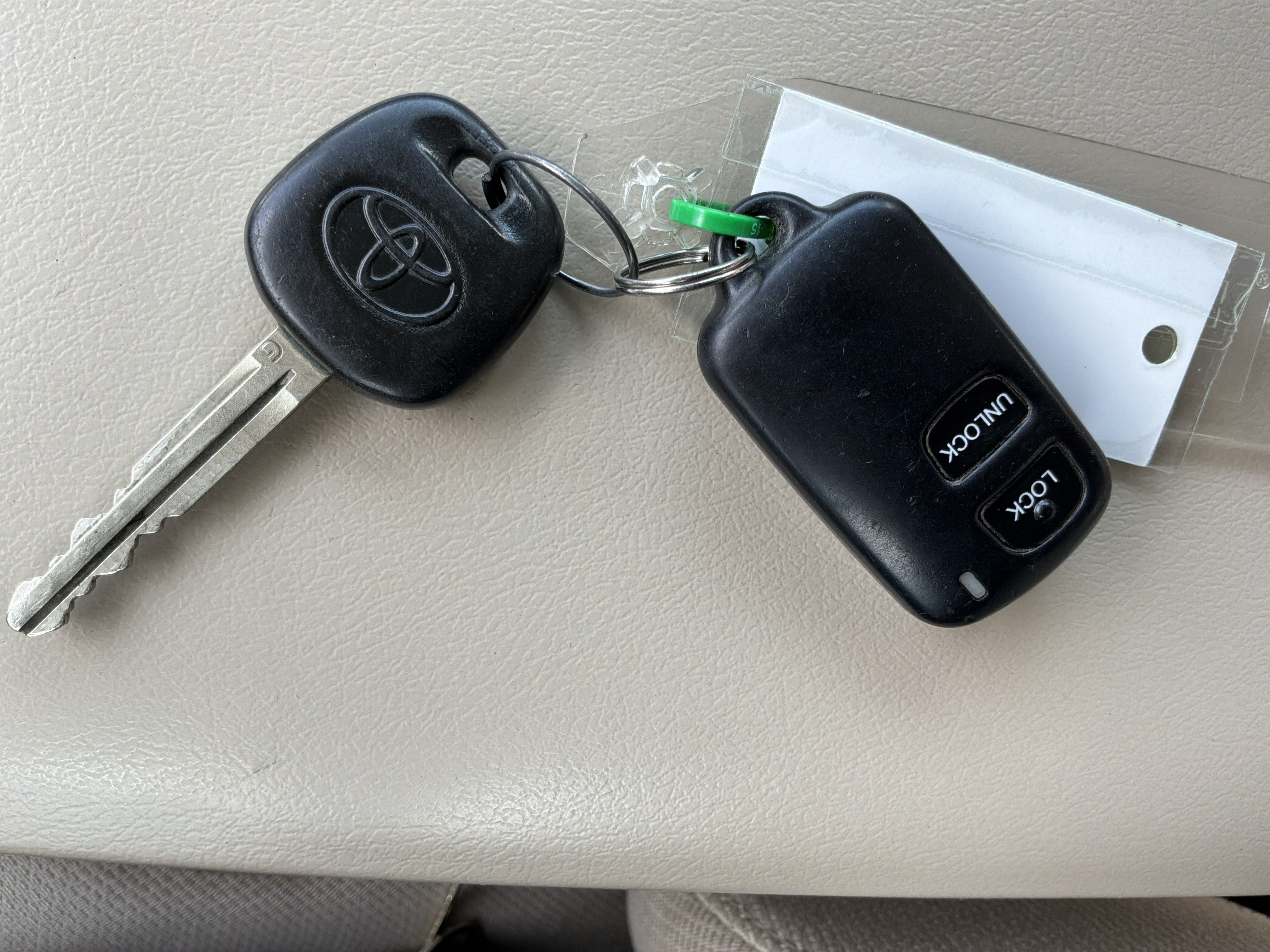 Used 2014 Toyota Camry FWD image 35