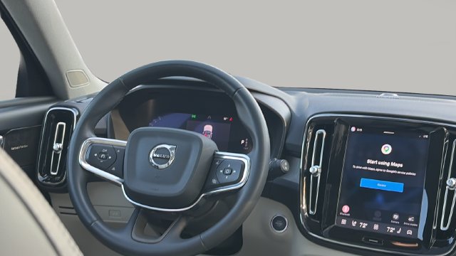 Certified 2024 Volvo XC40 B5 Plus w/ Protection Package Premier AWD/4WD image 17
