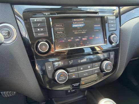Used 2021 Nissan Rogue Sport SV FWD image 17