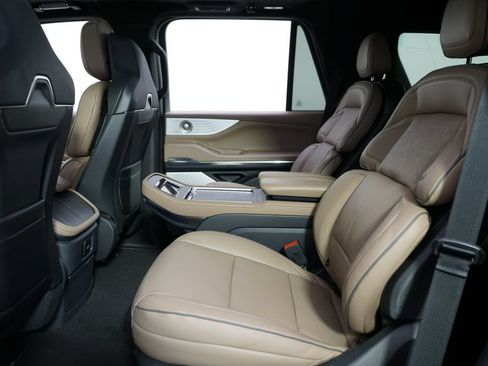 New 2026 Lincoln Navigator Black Label AWD/4WD image 22