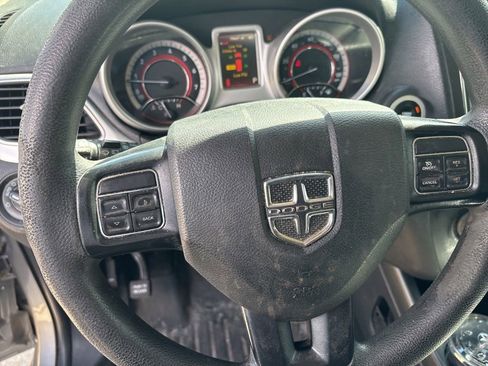 Used 2019 Dodge Journey SE w/ Blacktop Package FWD image 14