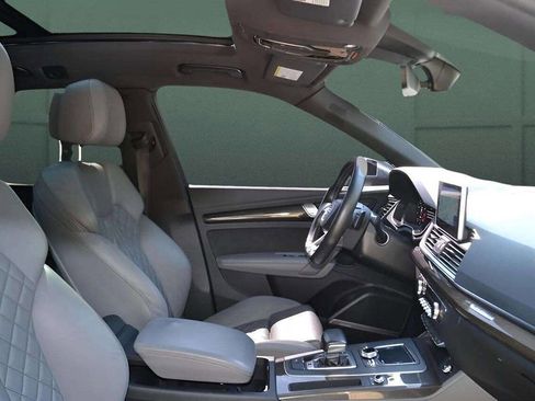 Used 2018 Audi SQ5 Premium Plus w/ Navigation Package image 31