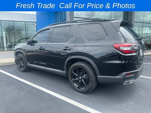 Used 2025 Honda Pilot Black Edition image 8