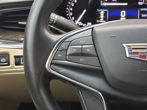 Used 2018 Cadillac XT5 FWD image 16