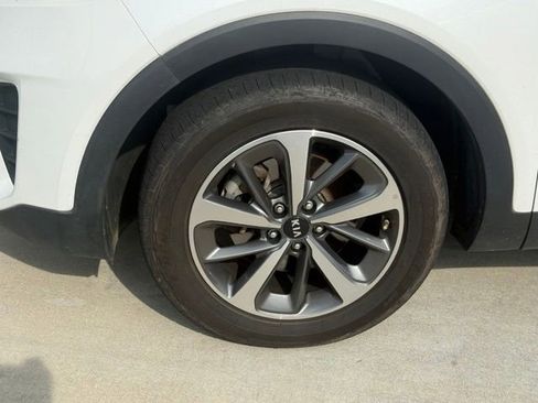 Used 2020 Kia Sorento FWD V6 image 5