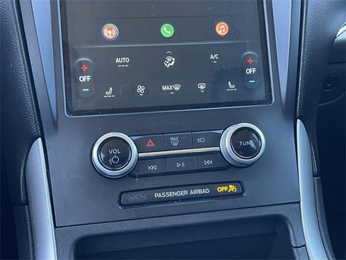 Used 2022 Ford Edge SEL image 20