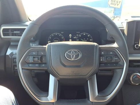 Used 2025 Toyota Tacoma TRD Off-Road image 8