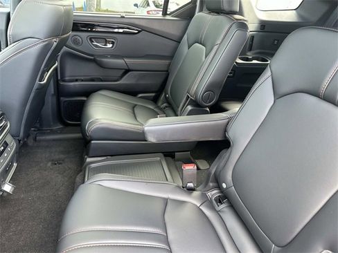 New 2025 Honda Pilot TrailSport image 13