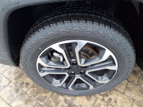 Used 2022 Jeep Compass Limited image 23