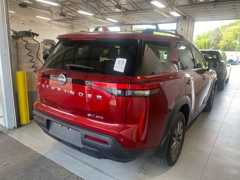Used 2024 Nissan Pathfinder SV w/ Cargo Package AWD/4WD image 4