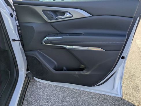 New 2026 Chevrolet Traverse LT w/ Driver Confidence Package FWD image 37