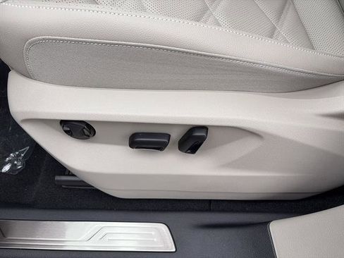 New 2026 Volkswagen Atlas SE image 16