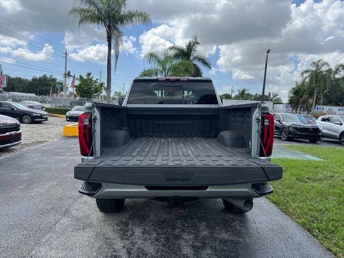 Used 2024 GMC Sierra 2500 Denali Ultimate AWD/4WD image 8
