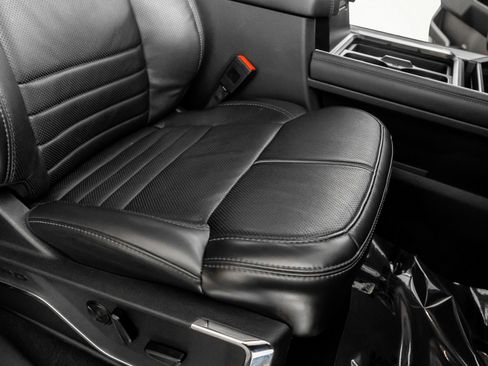 Used 2025 Ford F250 Platinum image 32