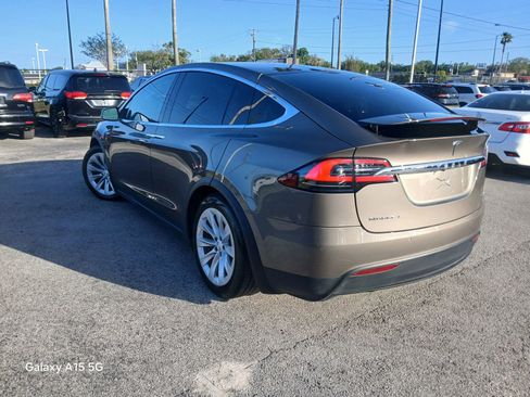 Used 2016 Tesla Model X 90D image 5