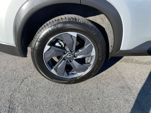 Used 2025 Nissan Rogue SV image 30