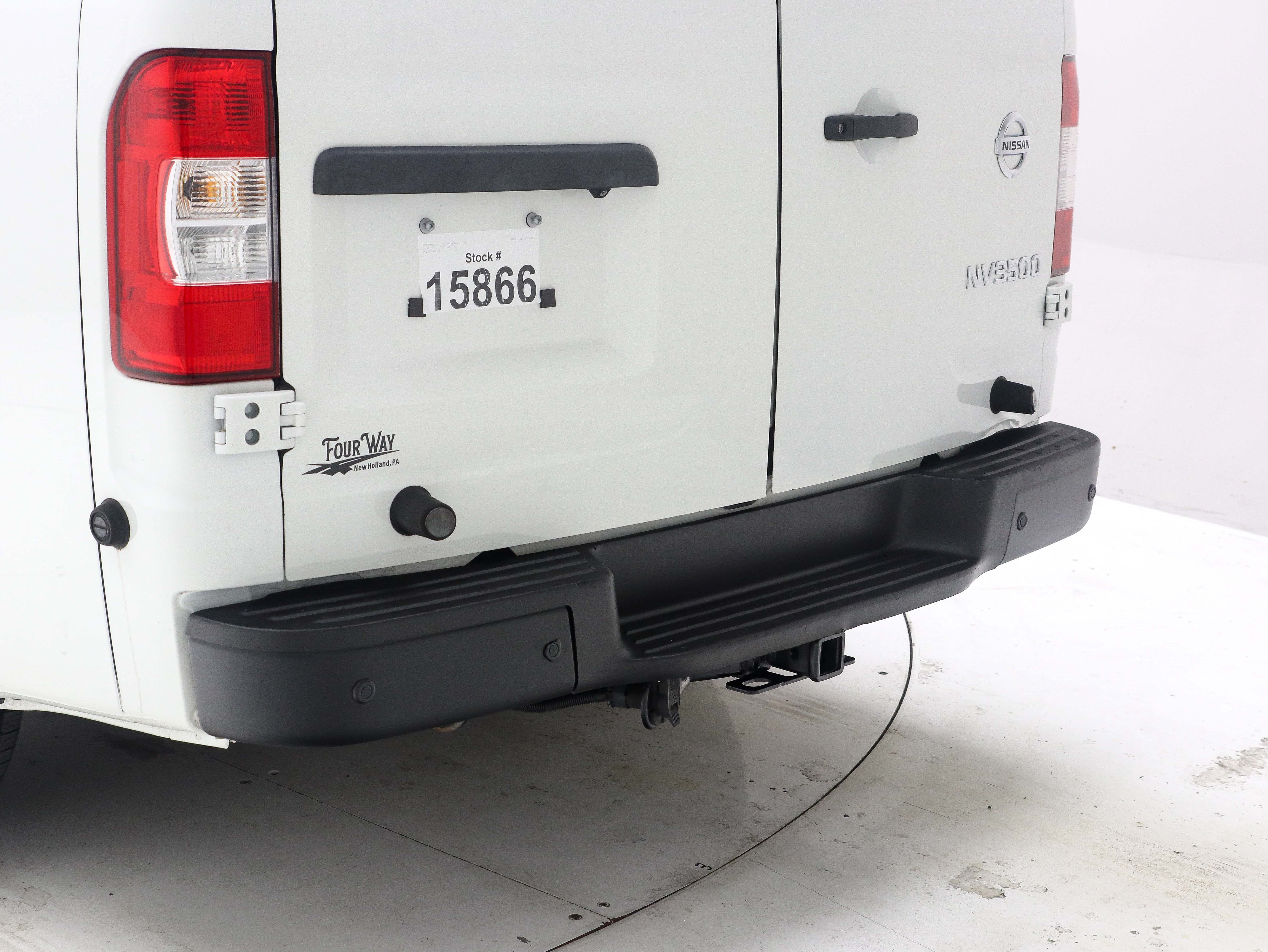 Used 2019 Nissan NV 3500 SV w/ Navigation Package RWD image 10