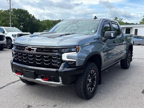 Used 2024 Chevrolet Silverado 1500 ZR2 w/ Technology Package AWD/4WD image 4