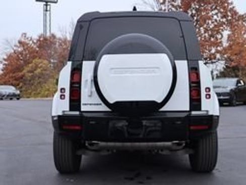 Certified 2024 Land Rover Defender 110 X-Dynamic SE AWD/4WD image 3