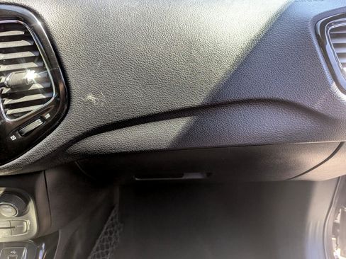 Used 2017 Jeep Compass Limited image 34