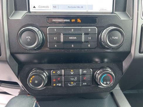 Used 2019 Ford F150 XLT w/ Equipment Group 302A Luxury image 29