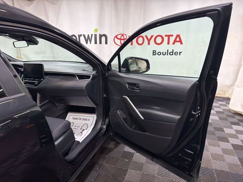 Used 2024 Toyota Corolla Cross AWD Hybrid image 10