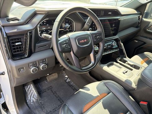 Used 2025 GMC Sierra 2500 AT4 AWD/4WD image 9
