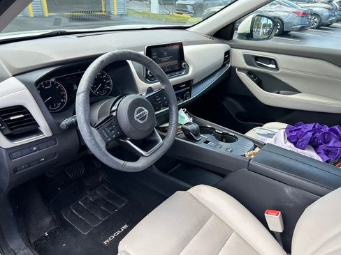 Certified 2021 Nissan Rogue SV w/ Premium Package FWD image 9