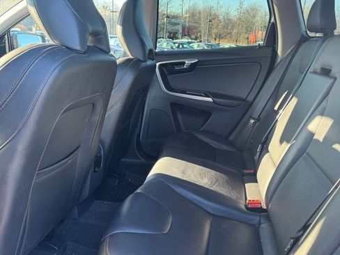 Used 2017 Volvo XC60 T6 Dynamic w/ Preferred Option Package image 9