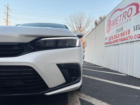 Used 2024 Honda Civic EX image 11