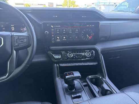 Used 2024 GMC Sierra 1500 AT4 w/ Technology Package image 29