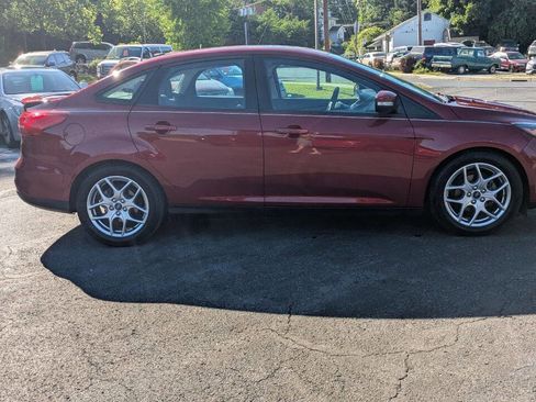 Used 2015 Ford Focus SE w/ Equipment Group 201A FWD image 20