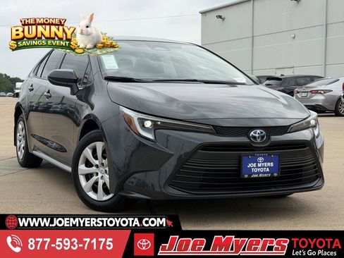 Used 2024 Toyota Corolla LE FWD image 1