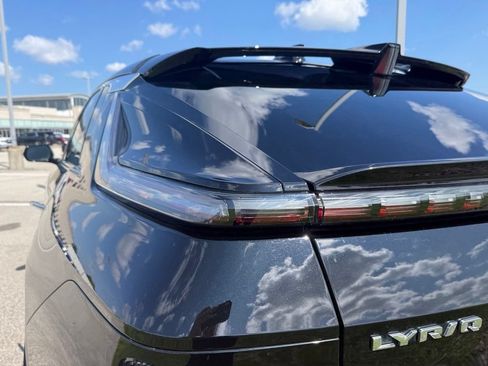 Certified 2024 Cadillac Lyriq Luxury AWD/4WD image 10