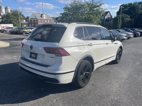 Used 2023 Volkswagen Tiguan SE R-Line AWD/4WD image 7