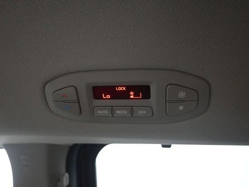 Used 2017 Kia Sedona SX image 32