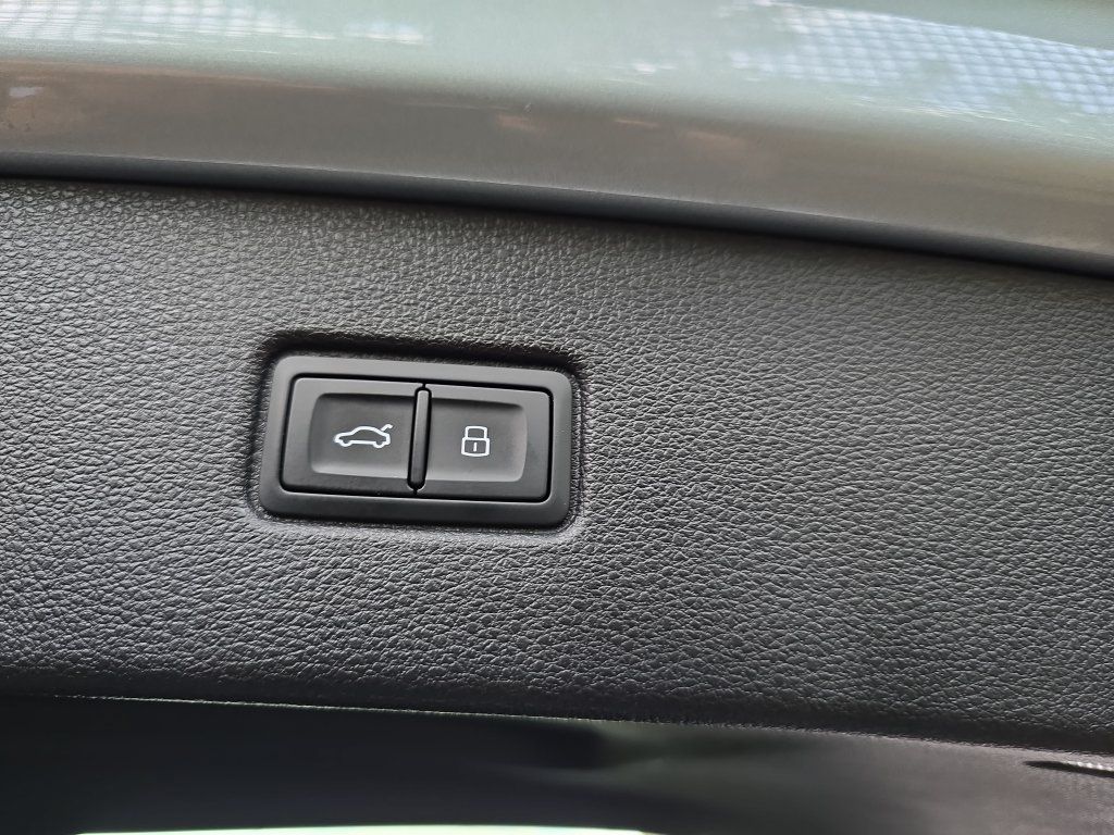 Used 2026 Audi Q7 3.0T Premium Plus w/ Premium Plus Package AWD/4WD image 16